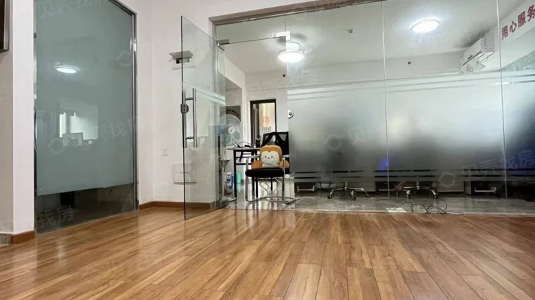 Upper View Center - View 1