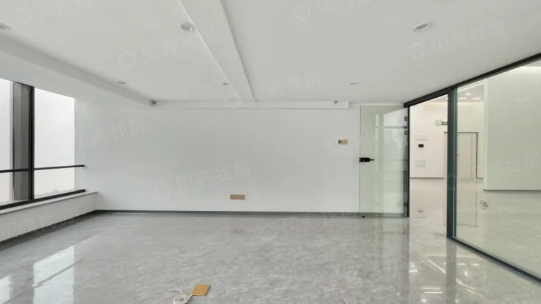 Yangtze Center Cloud Mansion - View 5