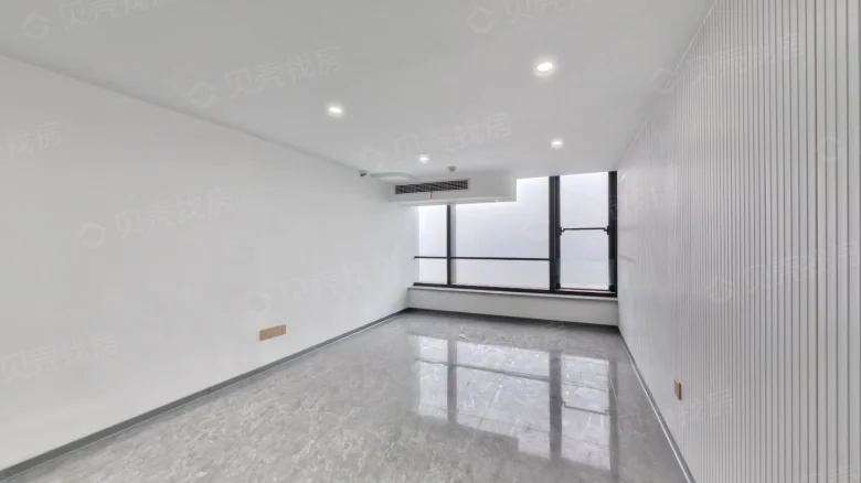 Yangtze Center Cloud Mansion - View 6