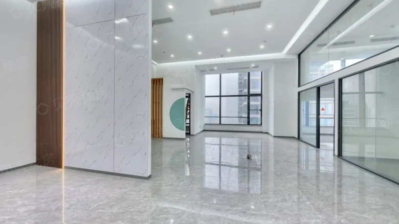 Yangtze Center Cloud Mansion - View 8