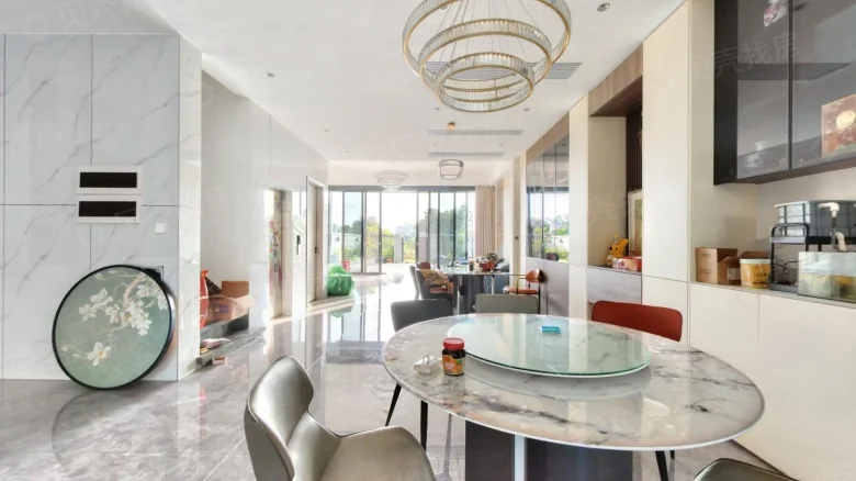 Mission Hills • Nine Miles - View 2