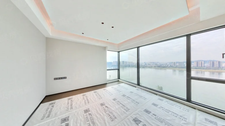 Zhonghai Yuexiang Terrace - View 1