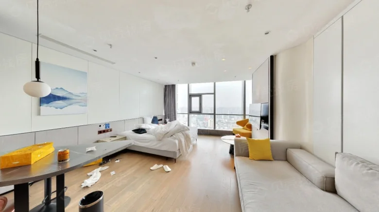 East Ridge High Up - View 1