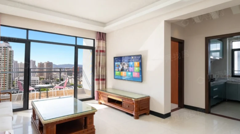 Sanya Golden Phoenix Seaview Apartment - View 2