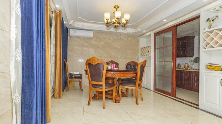 Elegant View Residence - View 1