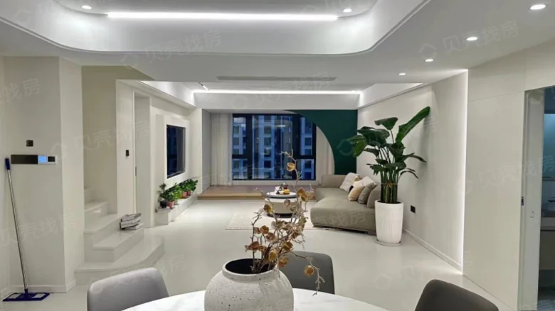 Riverfront Wonderland Place - View 2