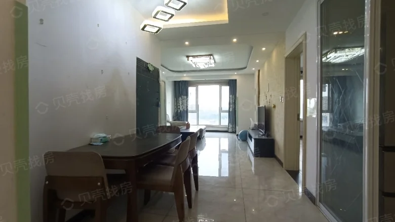 Poly Spring Garden - View 1