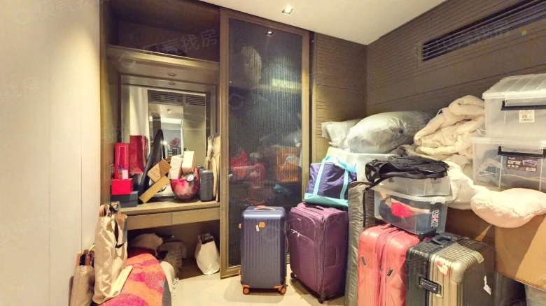 Blue Confining Tower - View 1