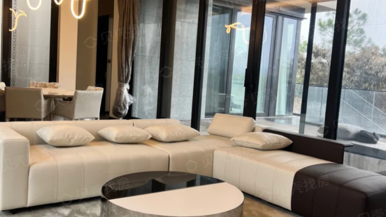 Green City Peach Blossom Spring - View 2