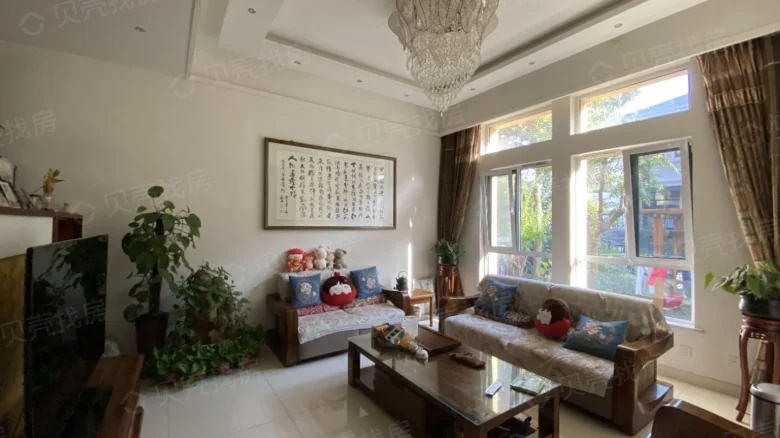 Outer Sea Butterfly Spring Villa - View 2