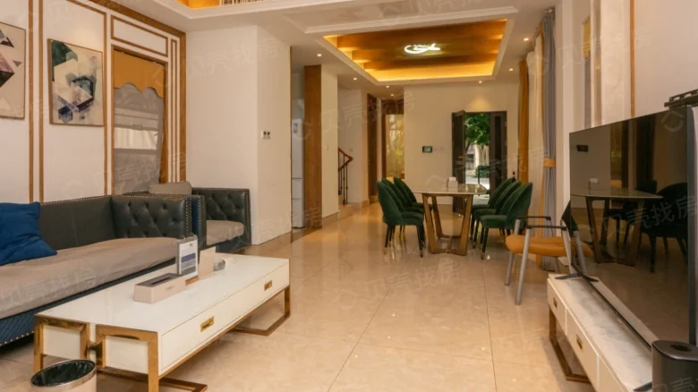 Ronaldo Sanya Bay Harbor Area One - View 2