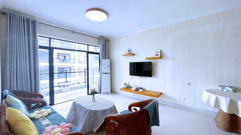 Sanya Golden Phoenix Sea View Apartment - View 3