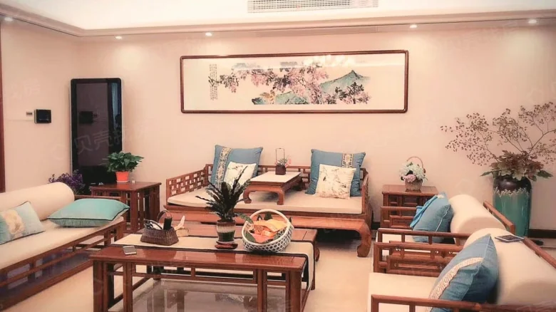 Lordly Presence New City - View 1