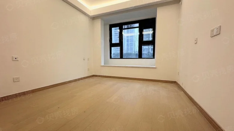 Riverside Grand Mansion - View 1