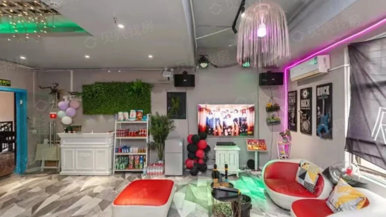 Spanish Style Street - View 4