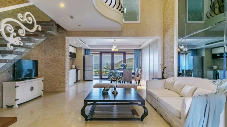 Halfhill Peninsula Central Seaview Avenue - View 1