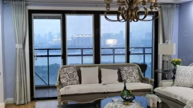 Yushan Lingxiu - View 1