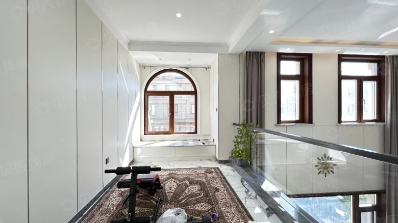 Hongxing Venice Villa - View 1