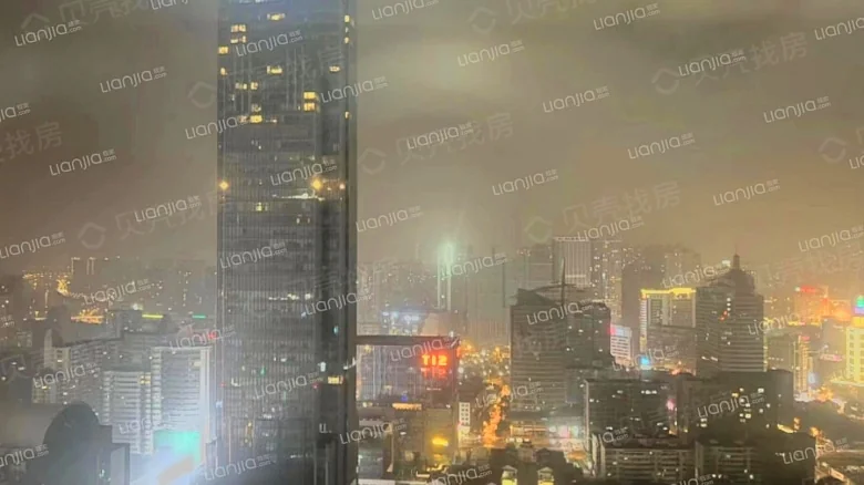 Silver Radiance摩天360 Tower - View 1