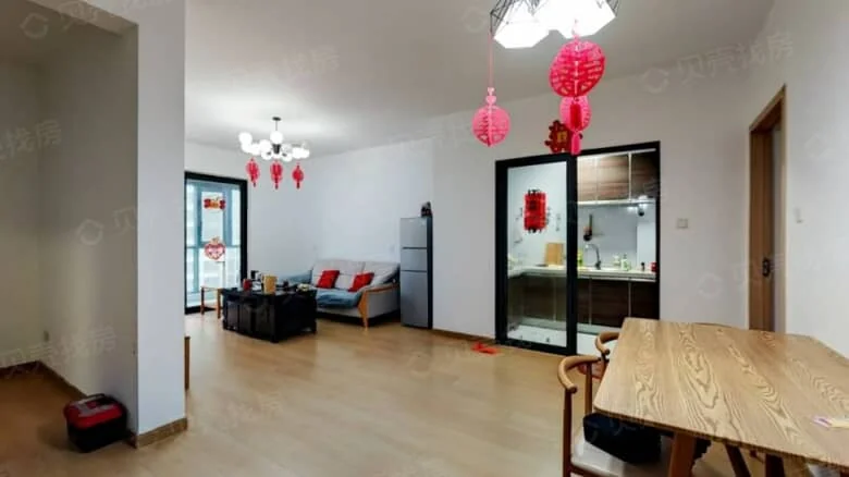 Modern Times · Spring Breeze Ten Miles - View 1