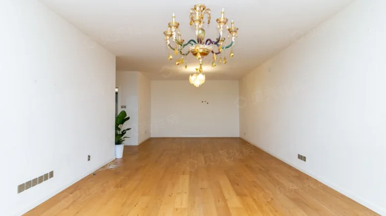 Victoria Apartment - View 2