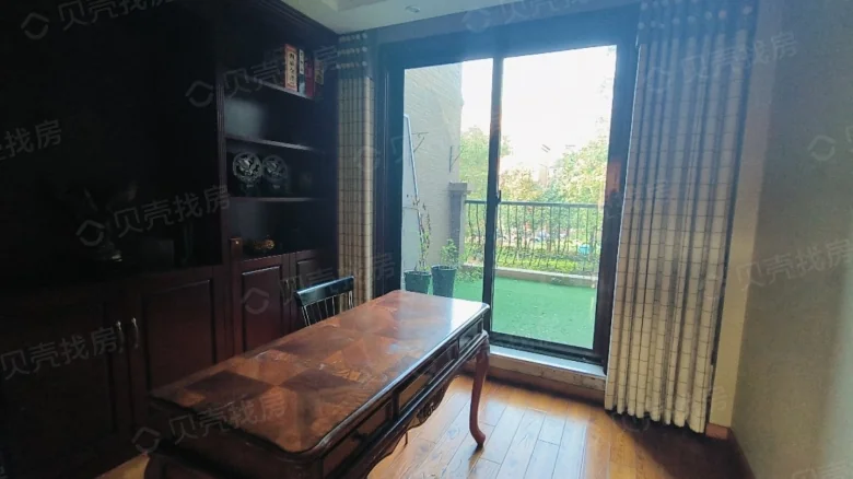 Peninsula One - View 1