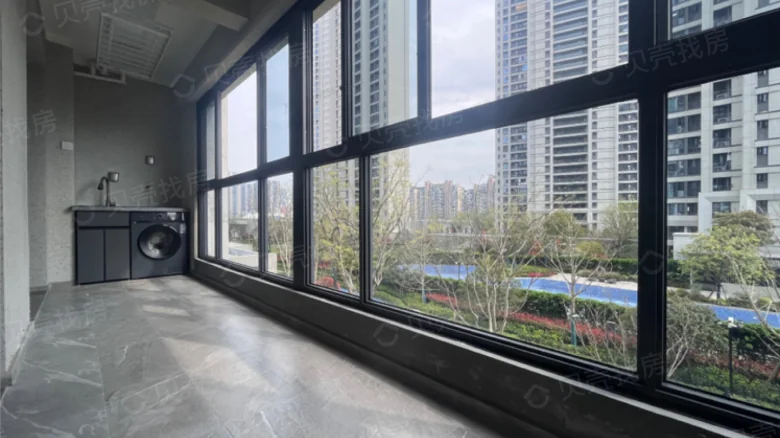 Deer Pavilion Seal - View 2