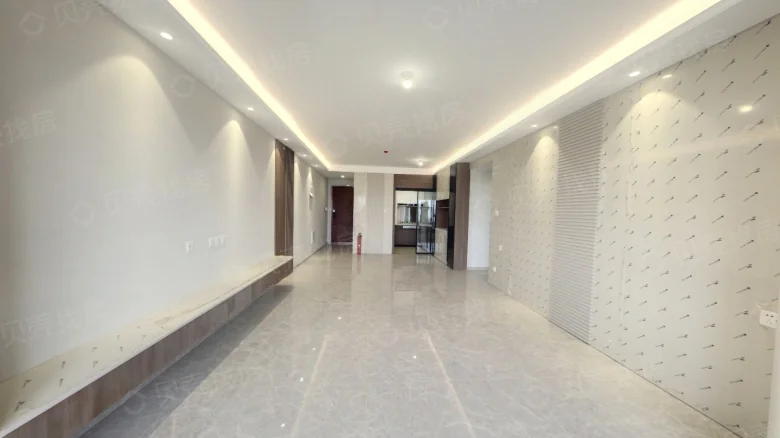 Poly Real Estate Cloud Top - View 1