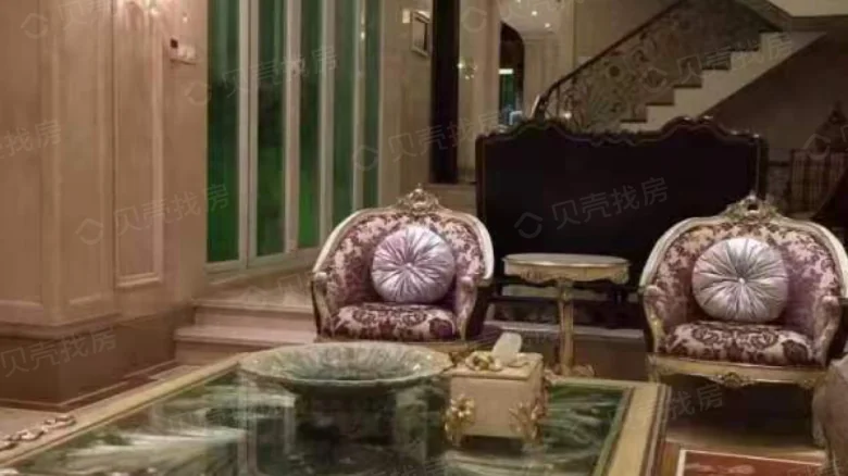 Emperor View Manor - View 3