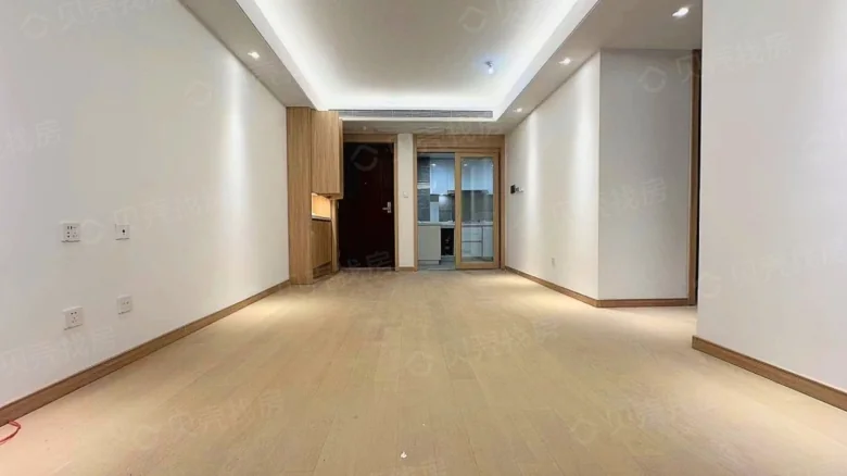 Riverside Grand Mansion - View 3