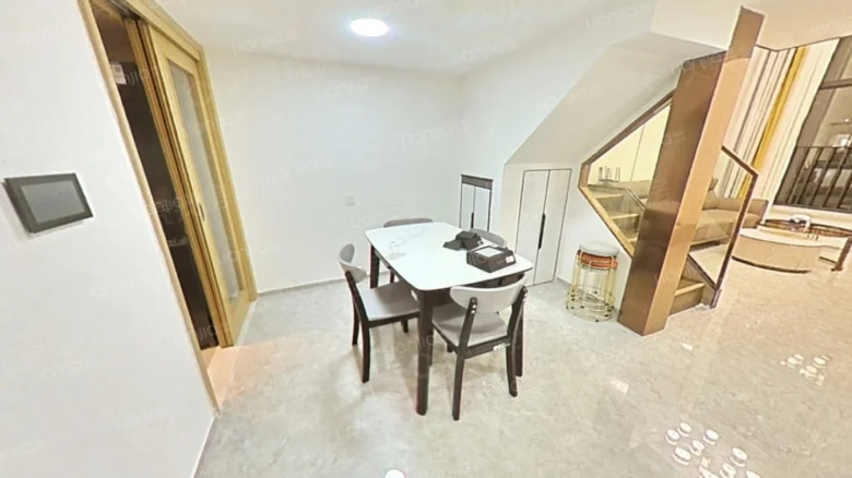 Poly Punta Golden Coast Hub - View 1