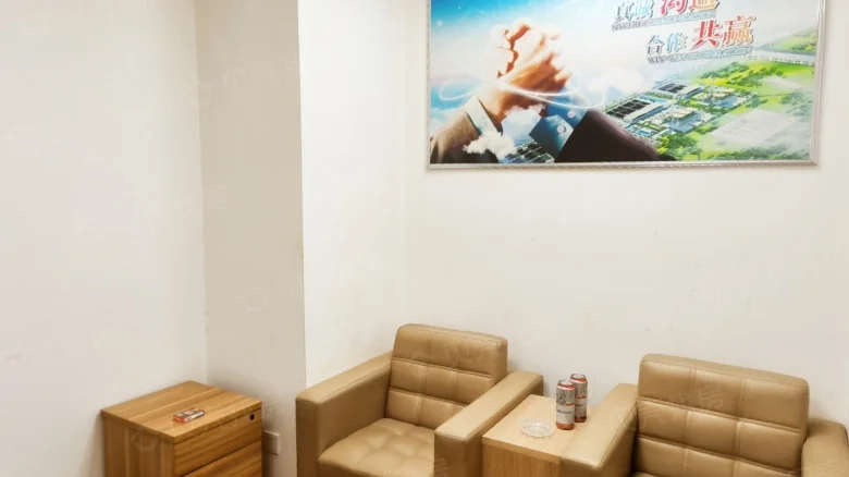 Poly Champagne International - View 5