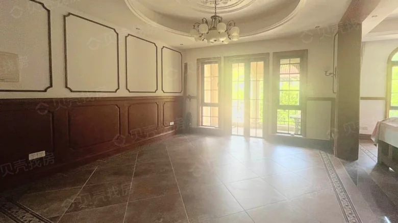 Dream Stream Lake Manor - View 8