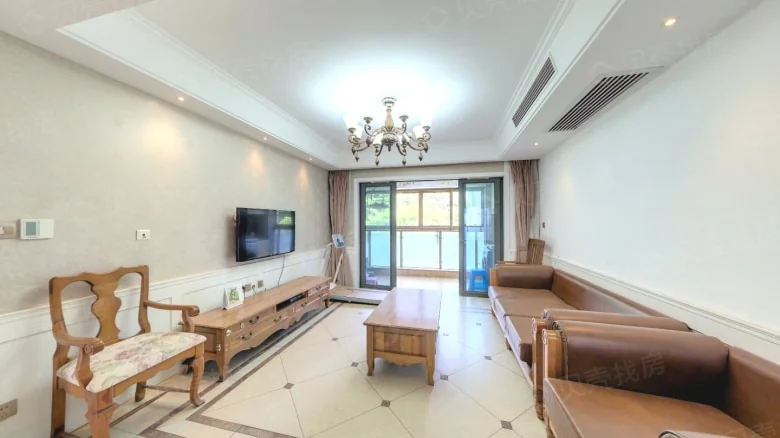 Golden Foundation Courtyard Mansion - View 1