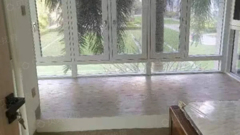 Runde Blue Ocean Mansion - View 1