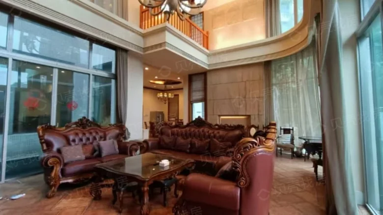 Silver Lake Villa Phase III - View 3