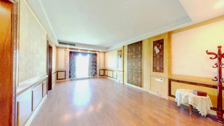 Donghai Garden Junhao Tower - View 2