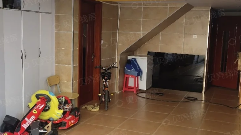 Liwan Flamenco - View 2