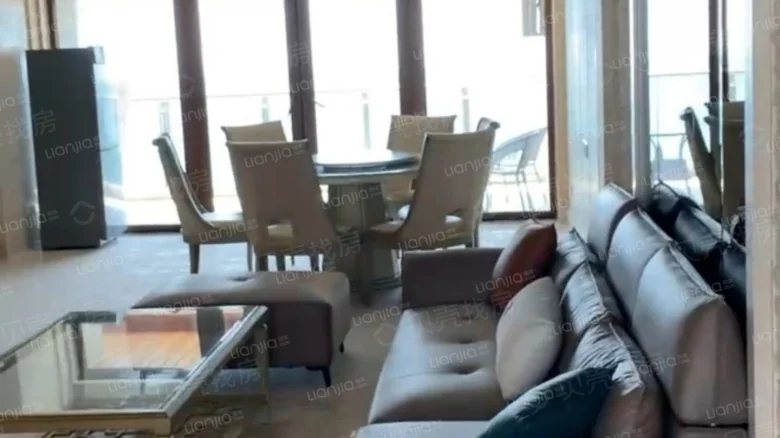 Half Mountain Peninsula · Central Seaside Boulevard - View 1