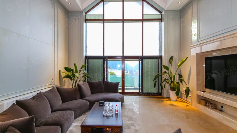 Qianlong Mountain Villa - View 1