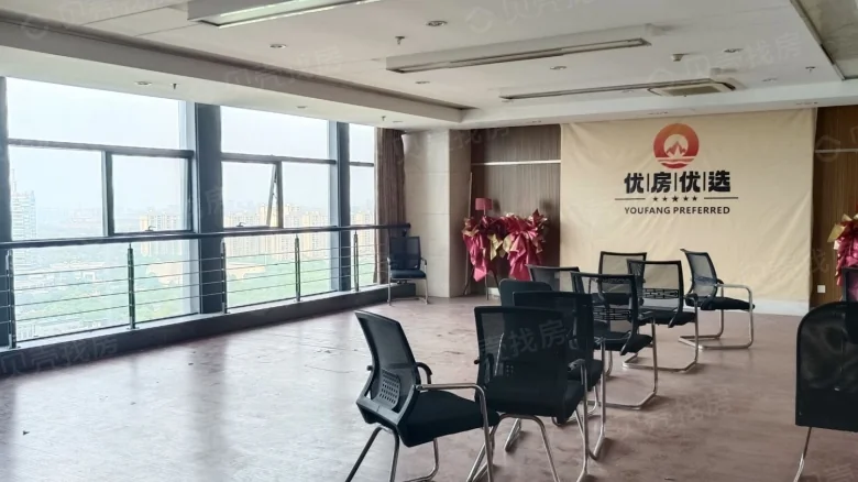 Chamber of Commerce Tower - View 5