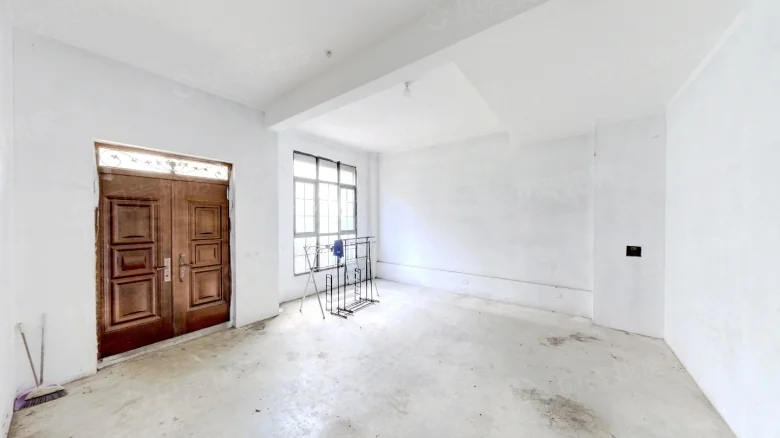 Spring Verdant Villa - View 4