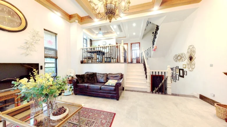 Fengtai Oak Tree Valley Creek - View 4