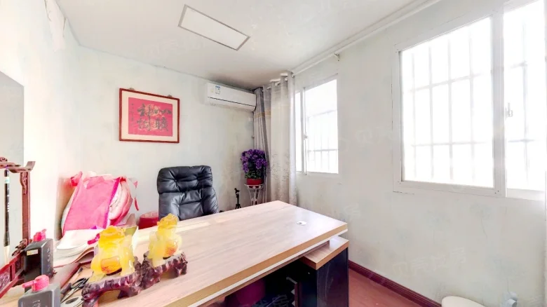 Palace Manor Street - View 1