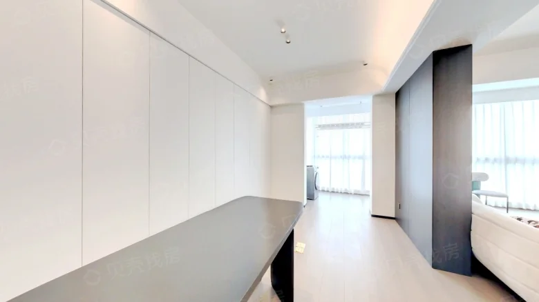 Eucalyptus Grand Mansion - View 1