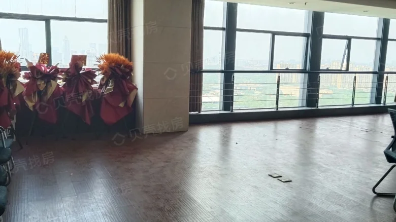 Chamber of Commerce Tower - View 6