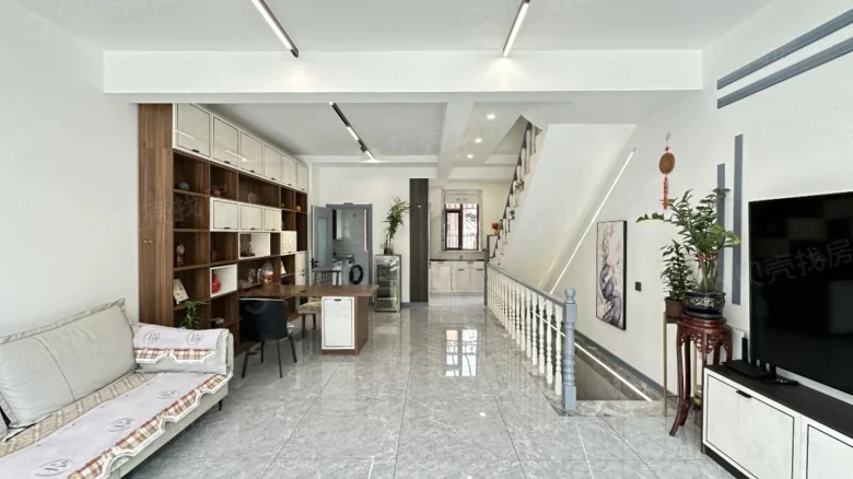 Villa Manor - View 2