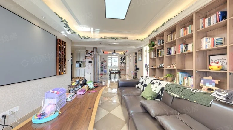 Jade Star Apartments - View 2