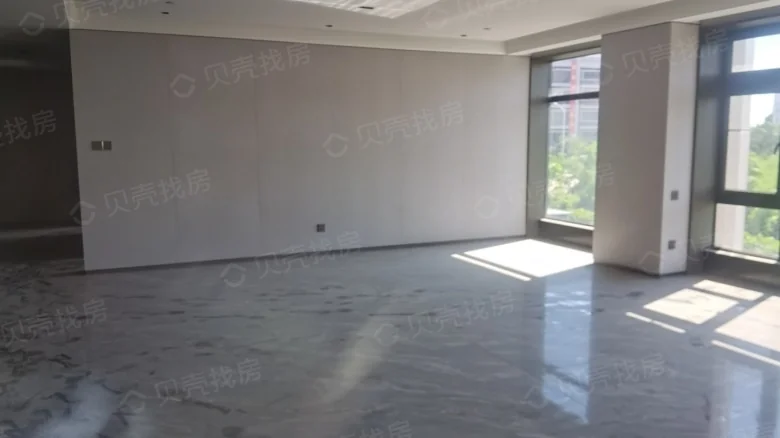 Luhu Listening Blue Times - View 2