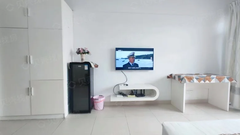 Sanya Golden Phoenix Ocean View Apartment - View 1